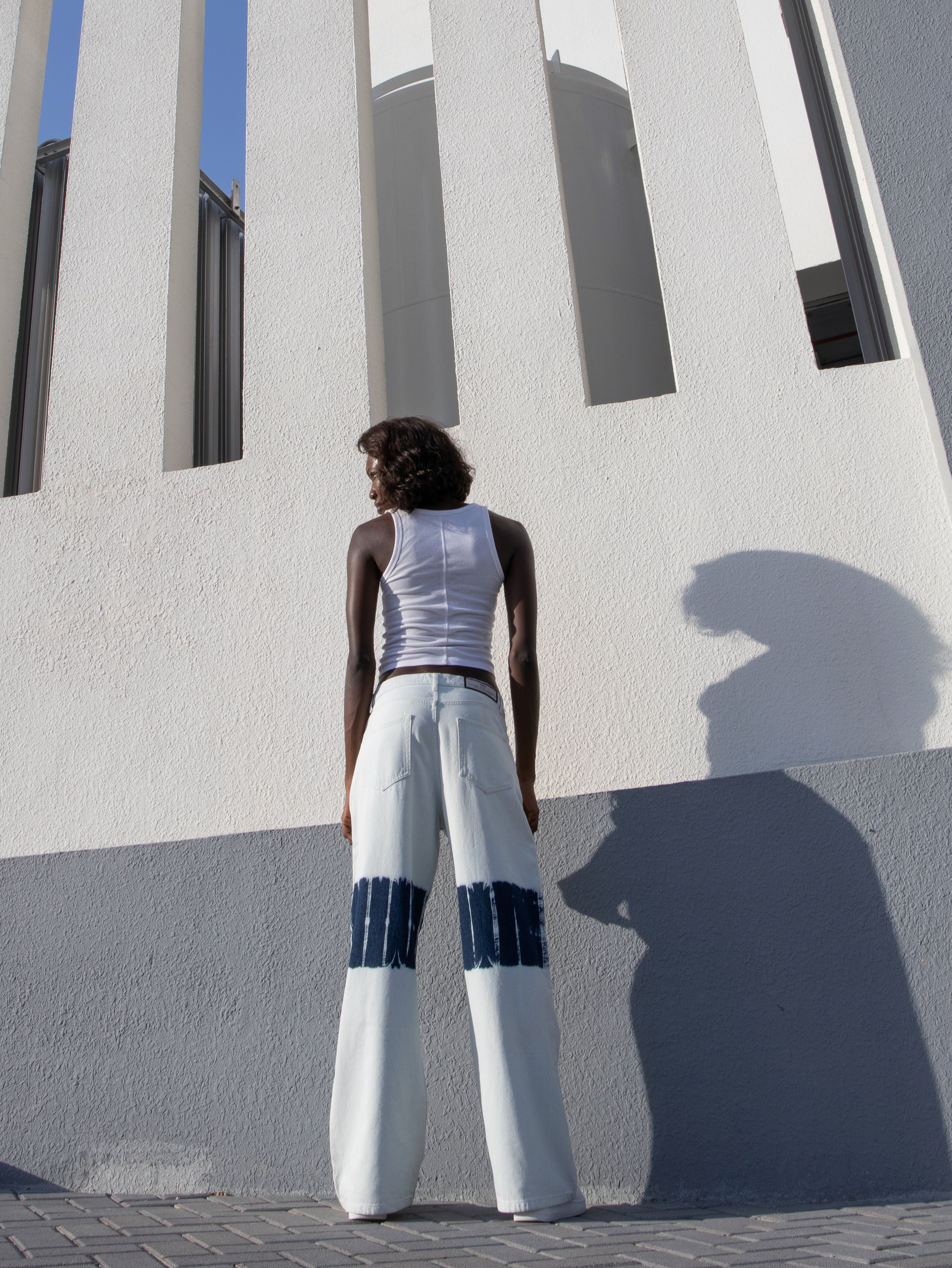 WIDE-LEG HIGH-WAIST JEANS WITH PAINTED KNEES