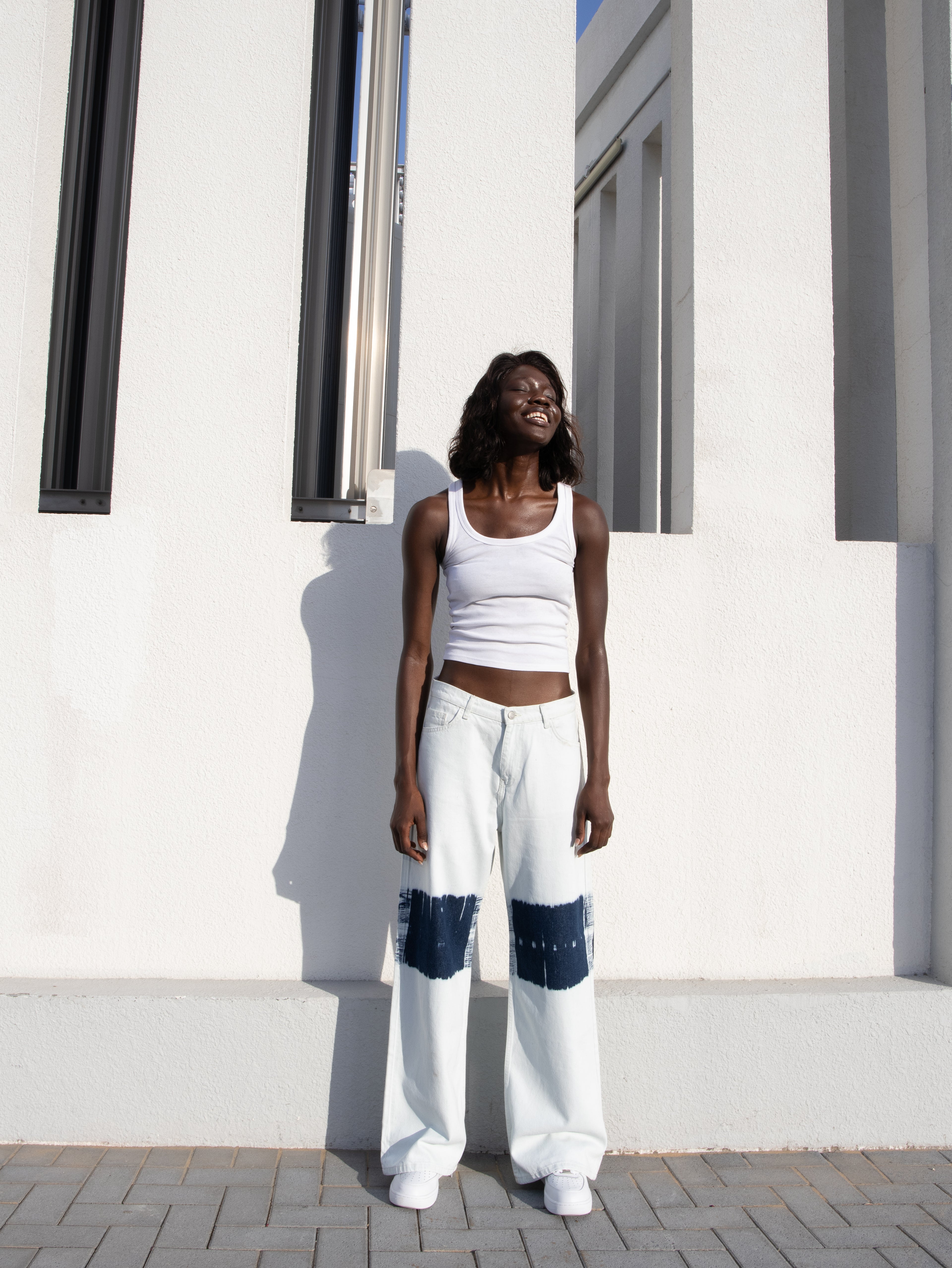 WIDE-LEG HIGH-WAIST JEANS WITH PAINTED KNEES