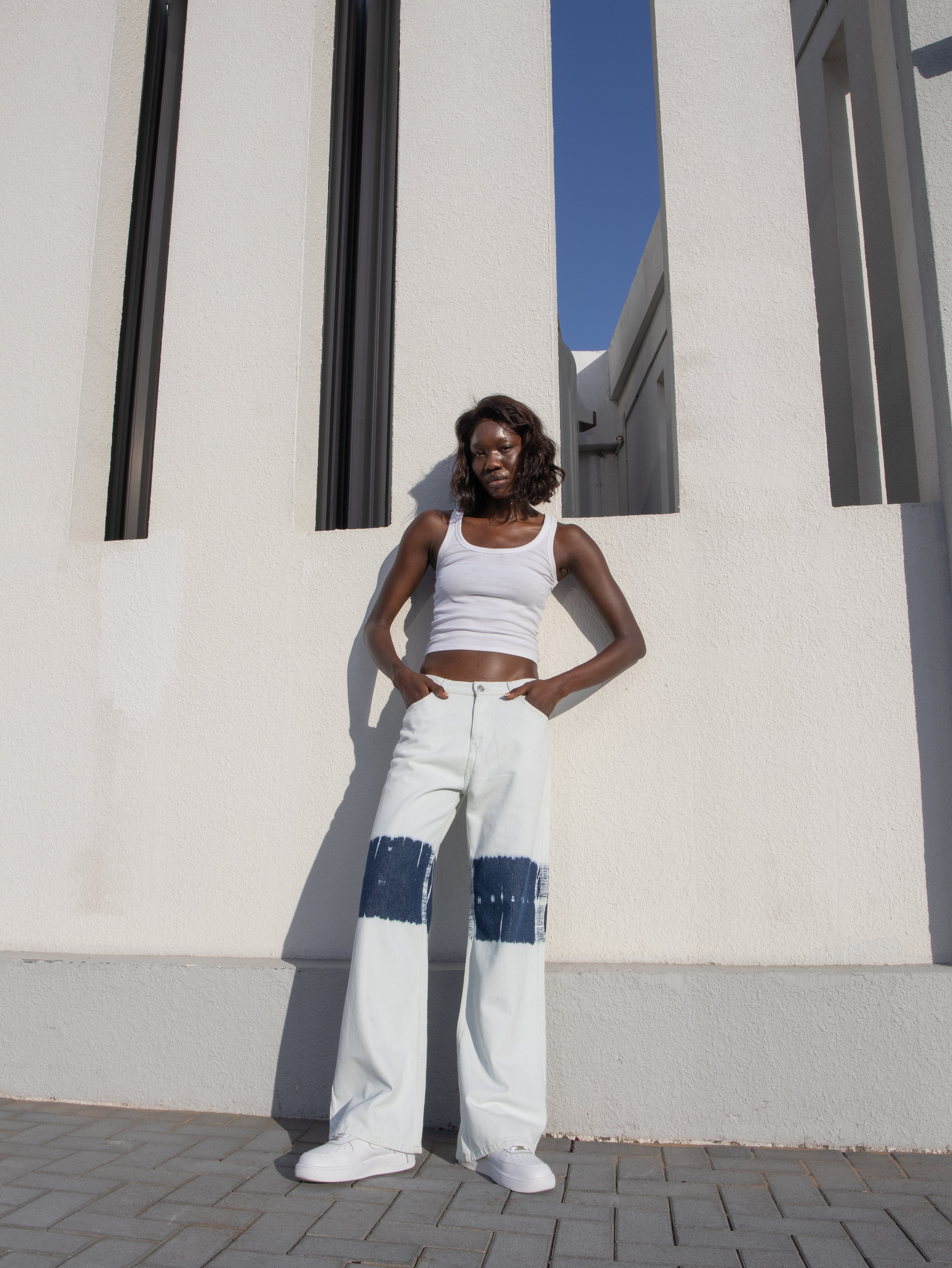 WIDE-LEG HIGH-WAIST JEANS WITH PAINTED KNEES