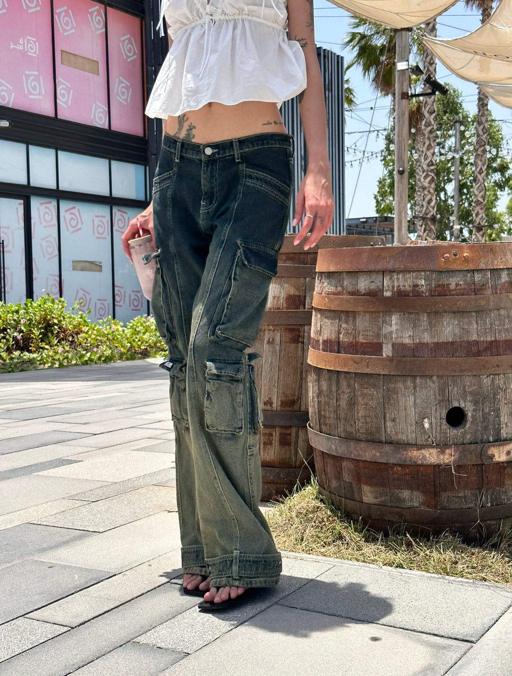 OLIVE SHADING HIGH-WAIST CARGO JEANS