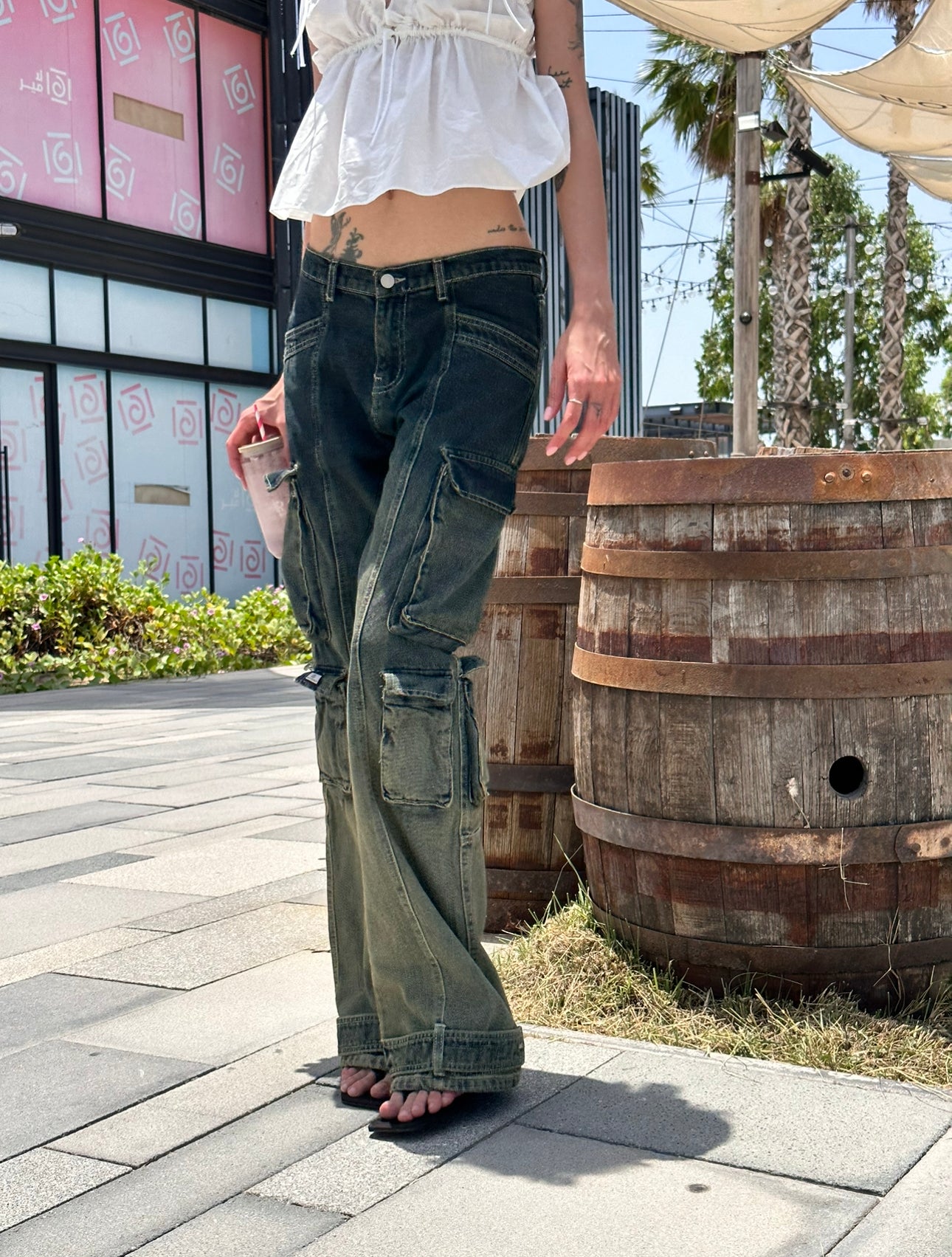 OLIVE SHADING HIGH-WAIST CARGO JEANS