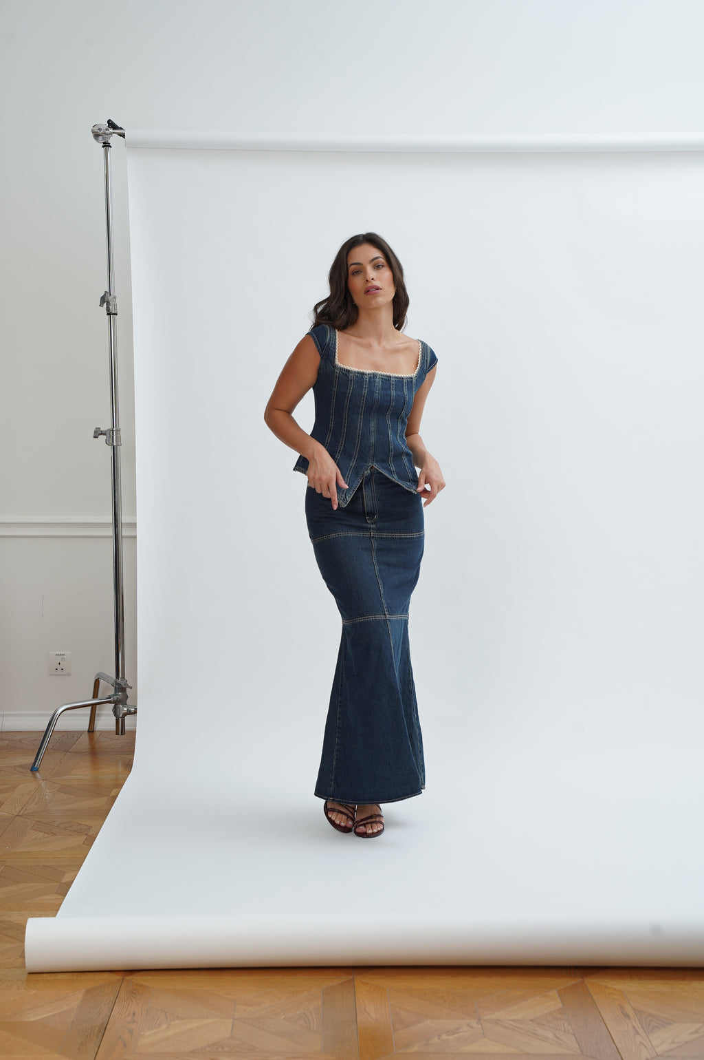 DENIM CONTOUR SKIRT