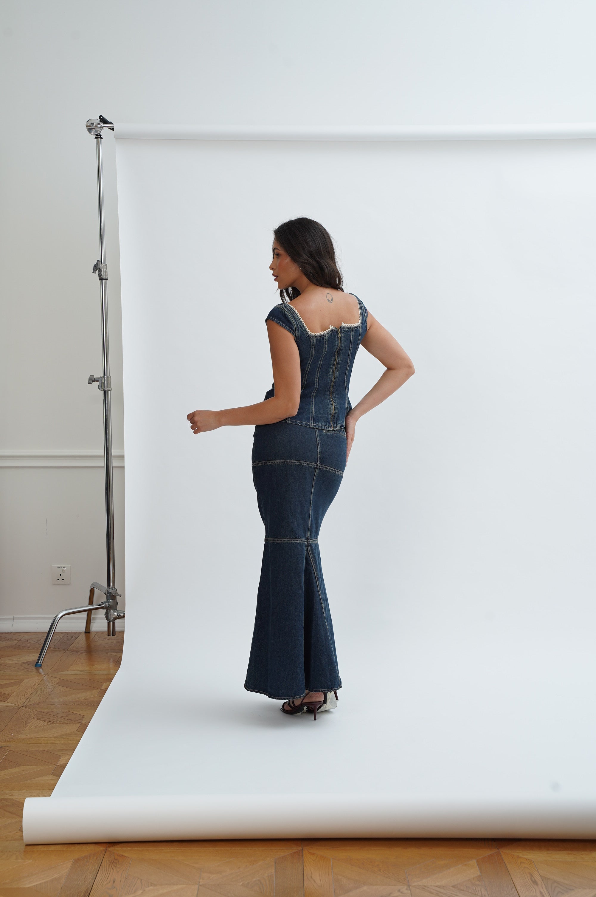 DENIM CONTOUR TOP