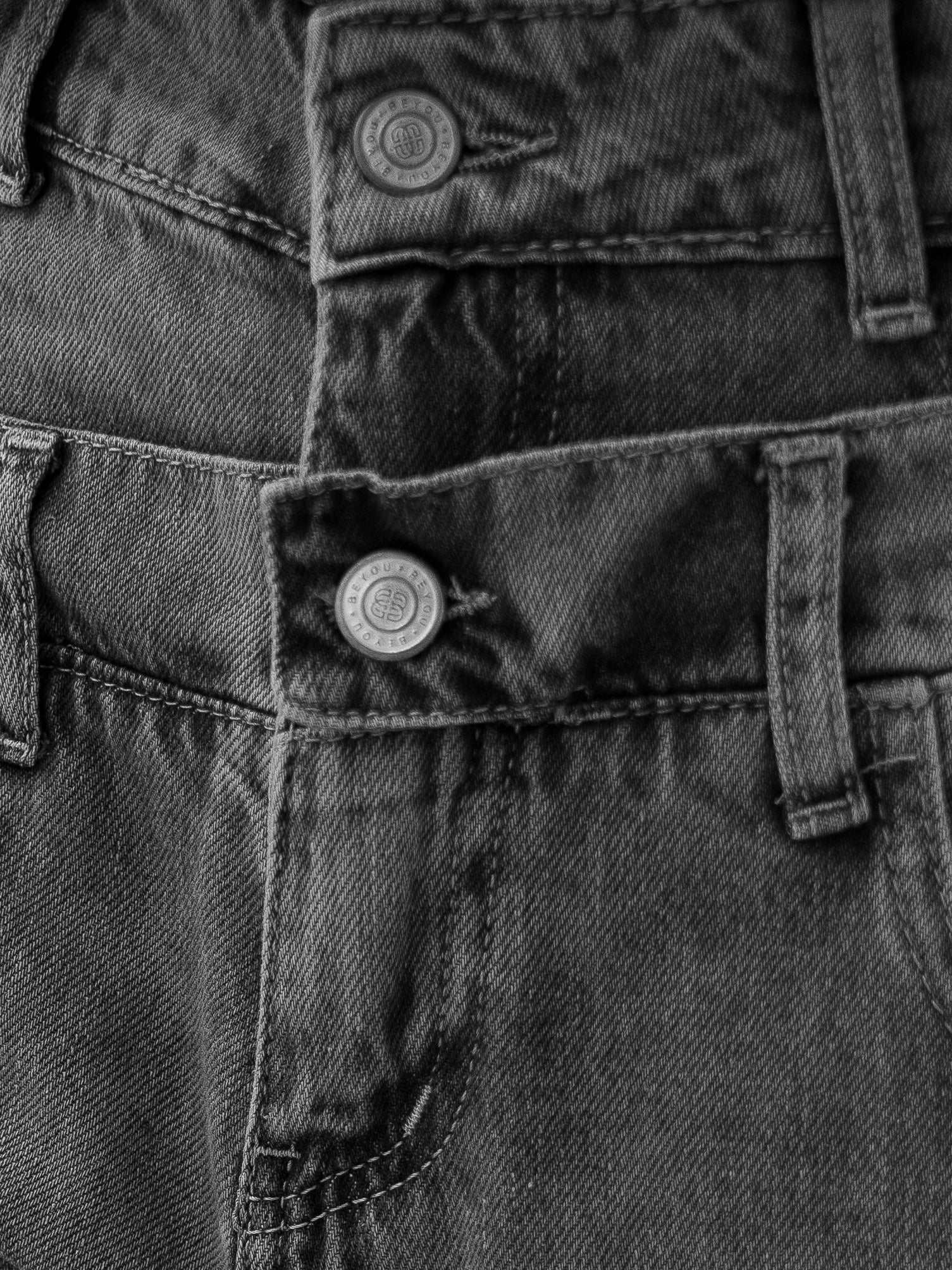 DOUBLE DENIM WASHED EFFECT