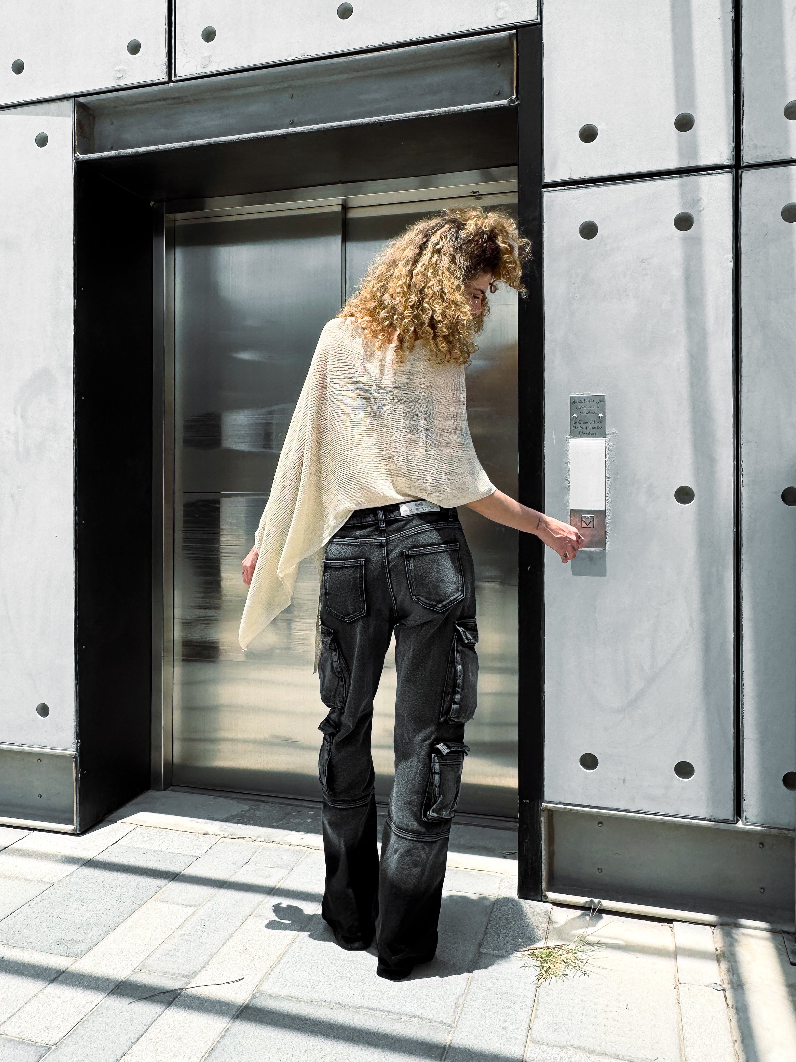 GRAY SHADE HIGH-WAIST CARGO JEANS