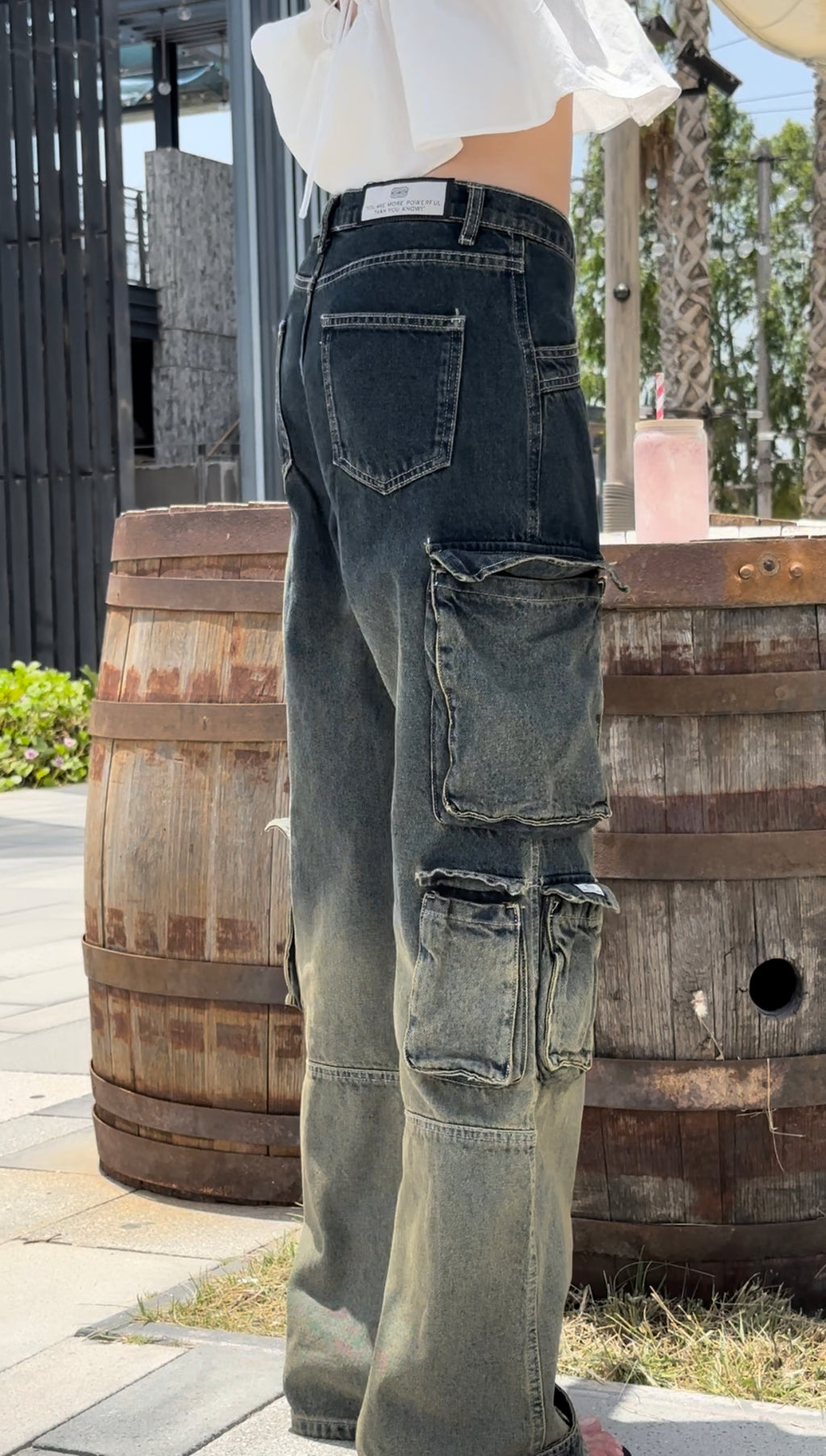 OLIVE SHADING HIGH-WAIST CARGO JEANS