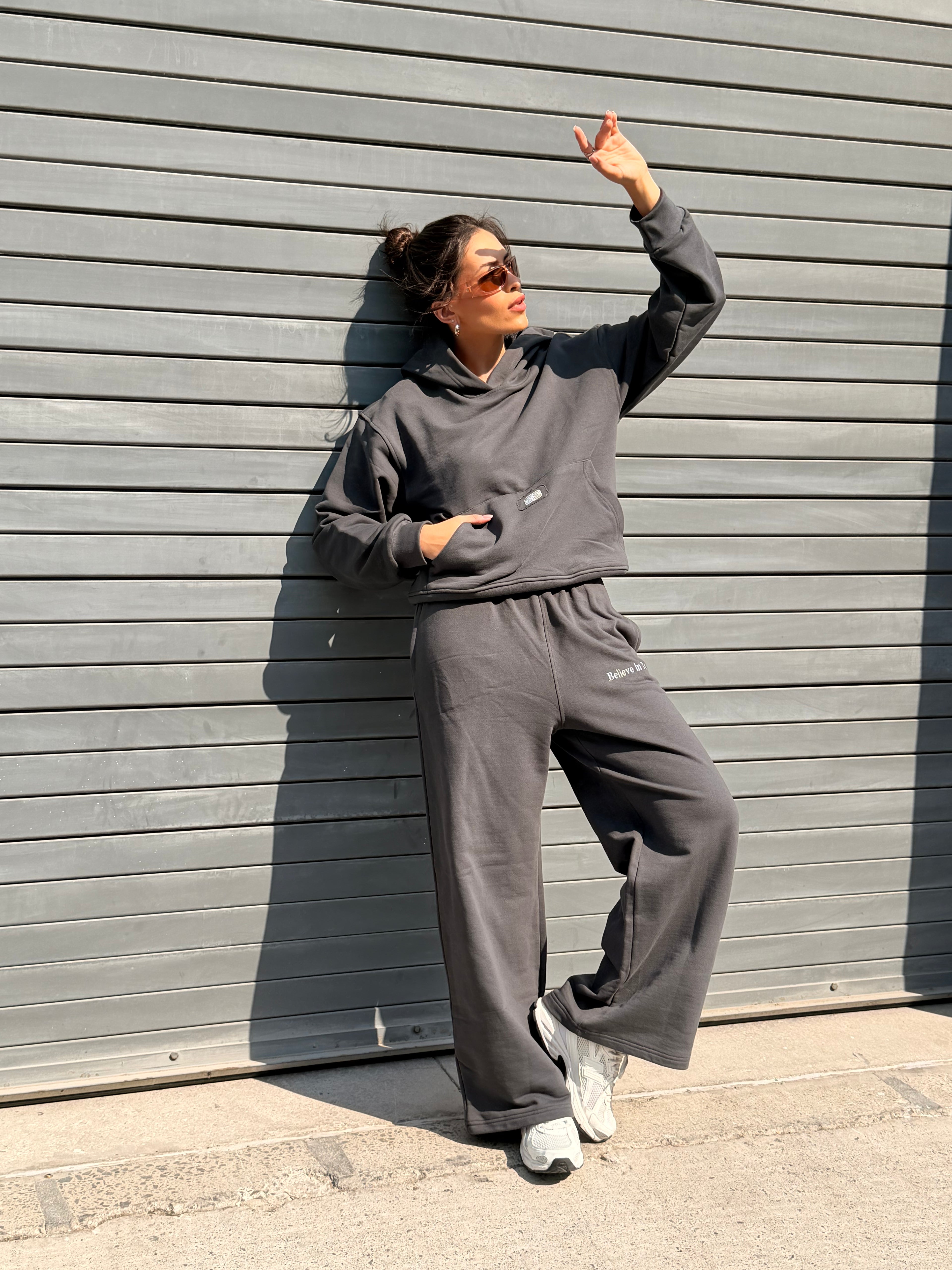 THE COMFY EDITION SET-IN GREY